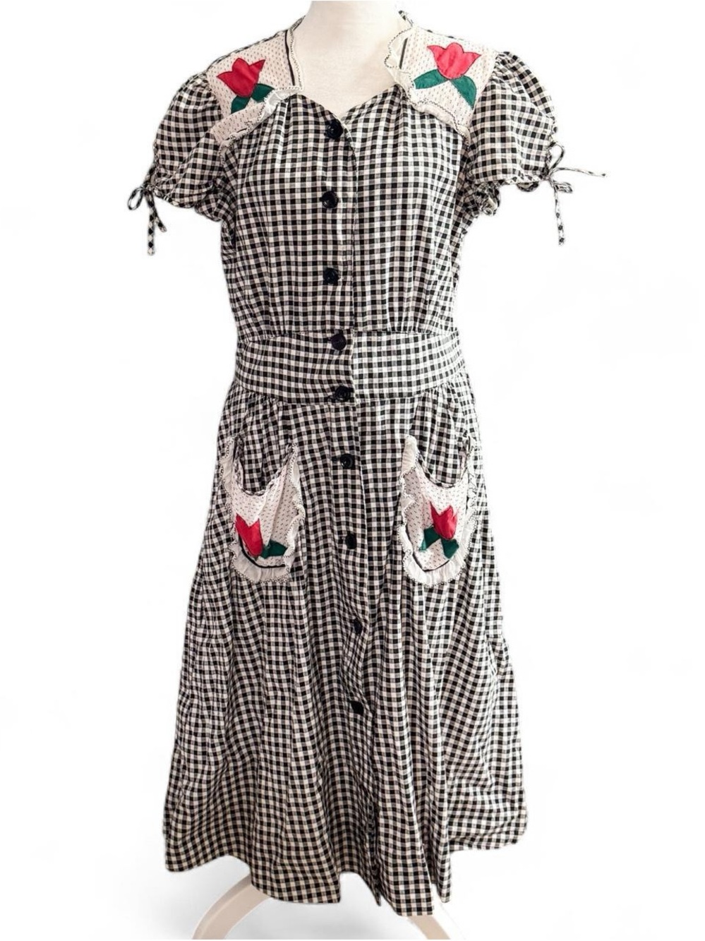 Vintage Black & White Gingham Dress | Tulip Applique Pockets | Fits Like Large